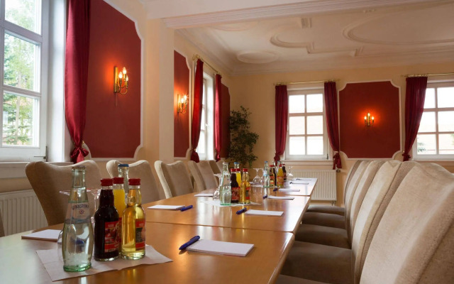 Burg Edelhof Hotel-Restaurant