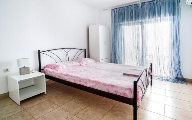 Apartment Dimitra Nea Karvali
