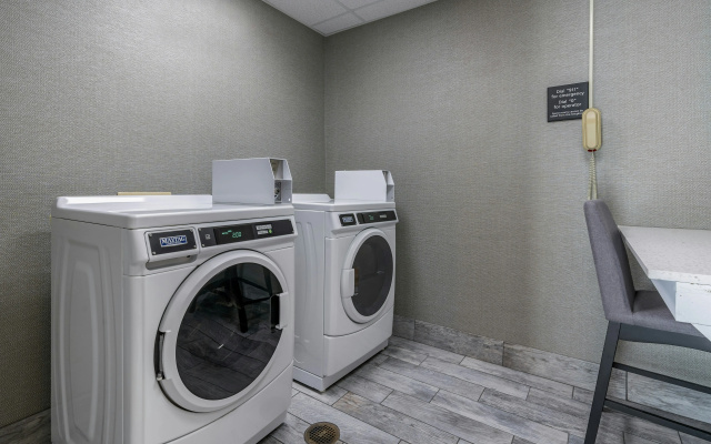Hampton Inn & Suites Louisville East