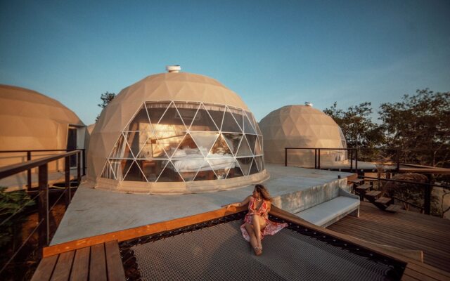 Alaya Yoga & Surf & Retreat