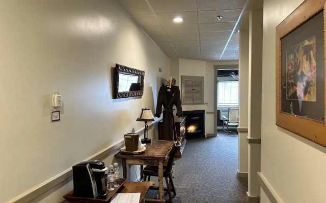 The Common Man Inn & Spa