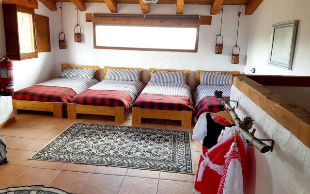 House With 2 Bedrooms in Corachar, With Wonderful Mountain View, Balcony and Wifi - 55 km From the Beach