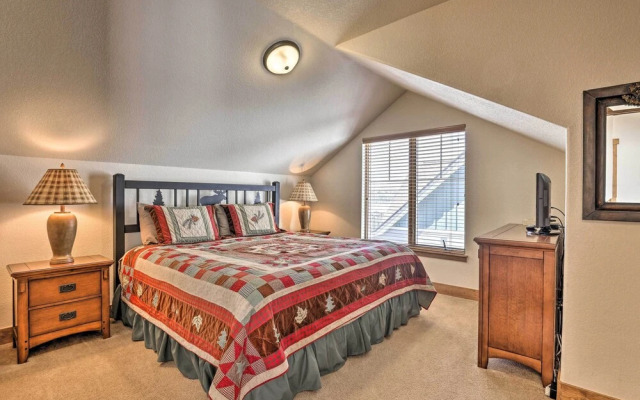 Fraser Cabin w/ Hot Tub & Mountain Views!