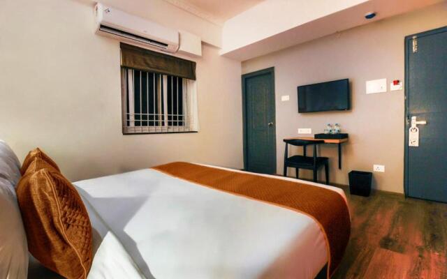 OYO 17209 SIlverKey Malikarjuna Residency