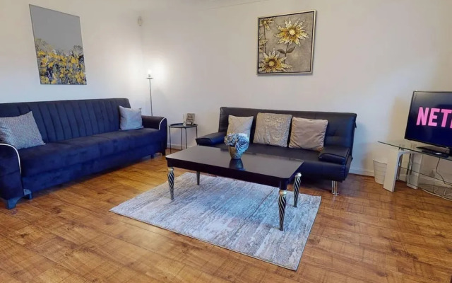 Stunning 2-bed Apartment in Grays