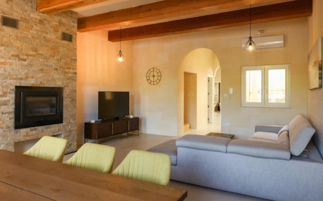 Solaris Gozitan Villa With Pool Gozo