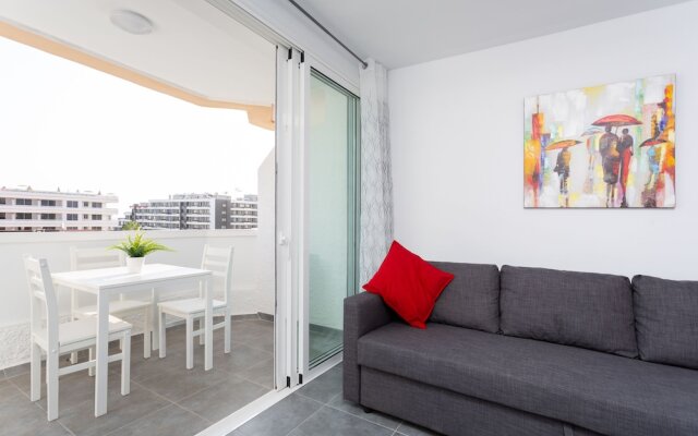 Close to the Sky Apartment, Surrounded by Beaches