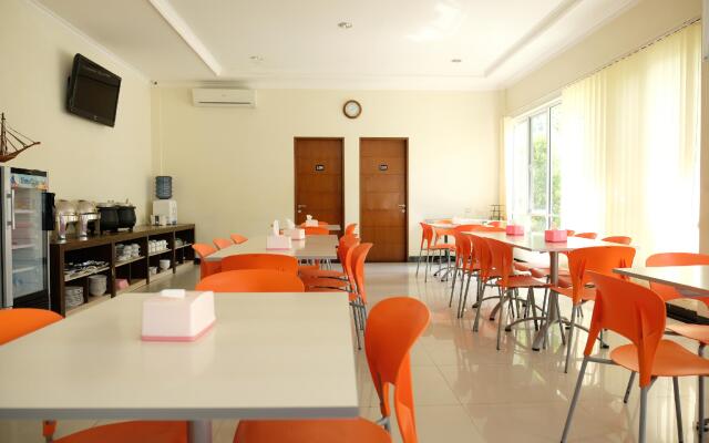 OYO 1616 Hotel Central City 2