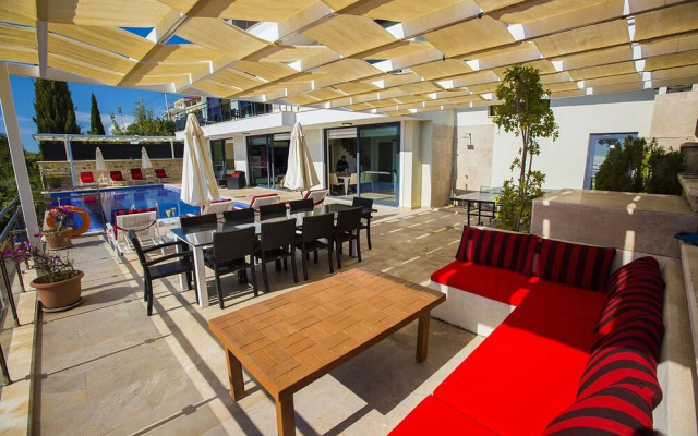 Villa Merak by Akdenizvillam