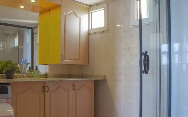 Aheste_simple Sea View Flat in Lovely Old Town