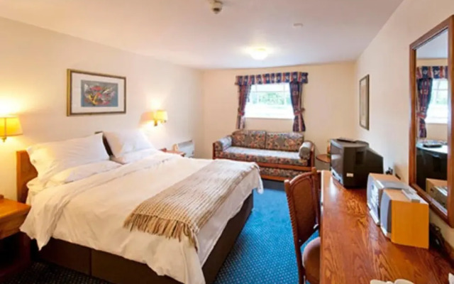 The Wee Waif Reading by Greene King Inns