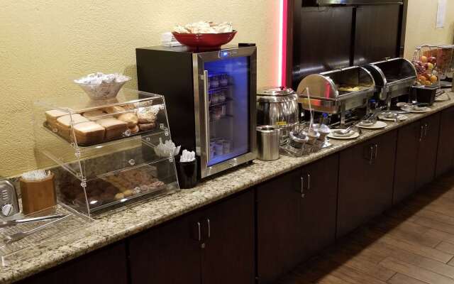 Ramada by Wyndham Houston Intercontinental Airport East