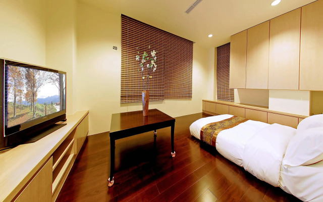 Sun Moon Lake Karuizawa Villa B&B
