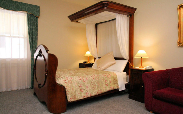 The Lodge on Elizabeth