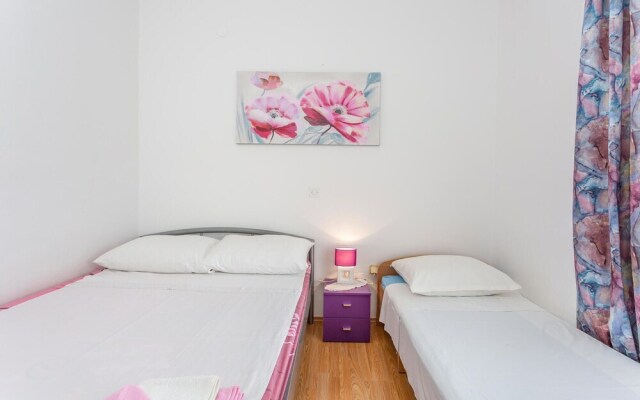 Stunning Apartment in Gabonjin With 1 Bedrooms and Wifi