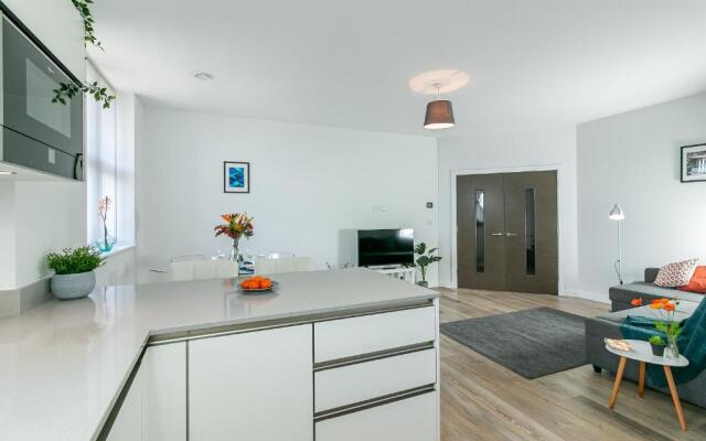 Executive Apartment Close to Station