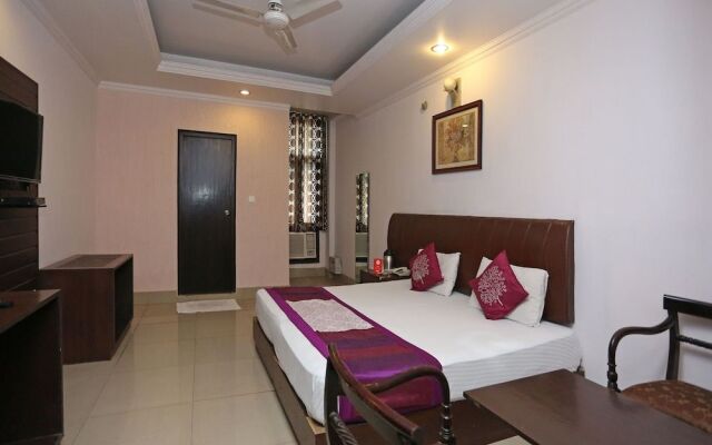 OYO 3697 Hotel Rivieraa