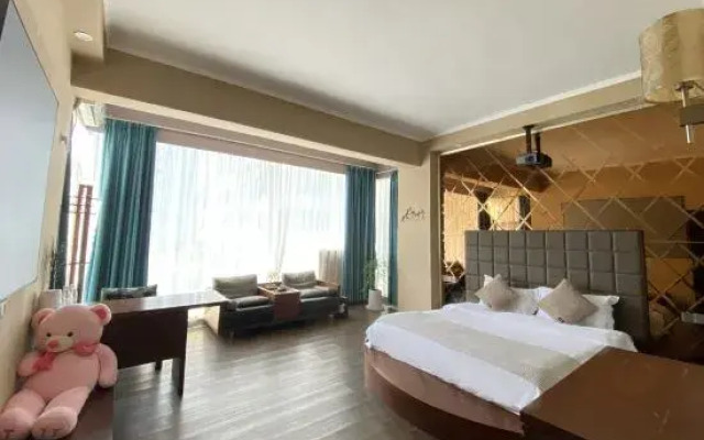 Tianyijiao Theme Hostel