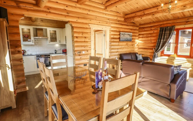 Holly Lodge