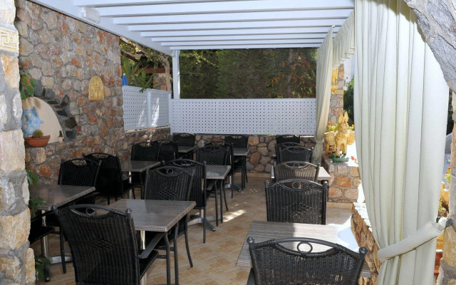 Polydefkis Hotel