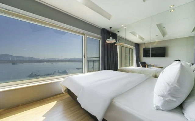 Busan Myeongji Oceanview JK Hotel