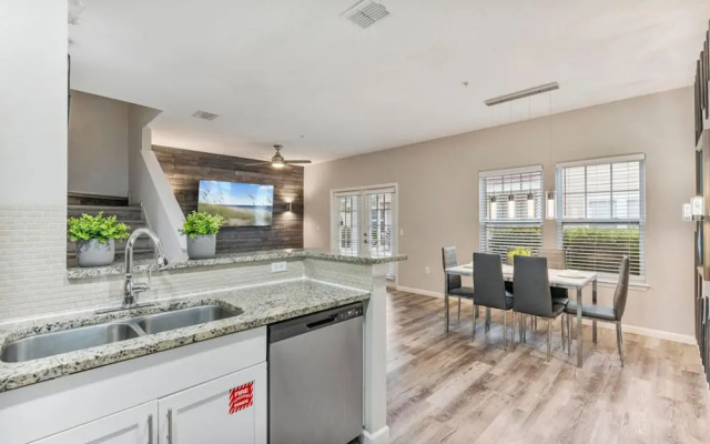 Thematic 4 bdr Near Disney-22101