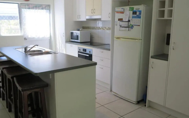 Paradise Apartments Unit 2