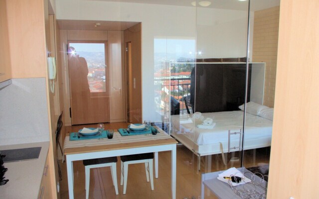 Modern Studio in Estadio do Dragão