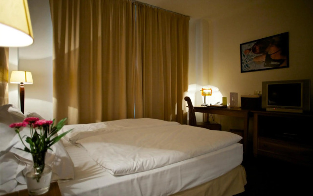 Rembrandt Hotel