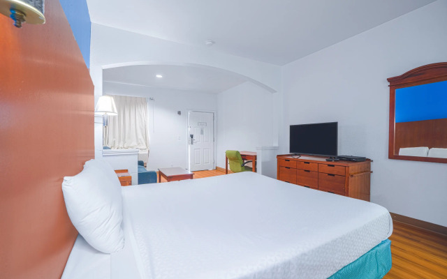 Island Inn by OYO Galveston Beach, TX