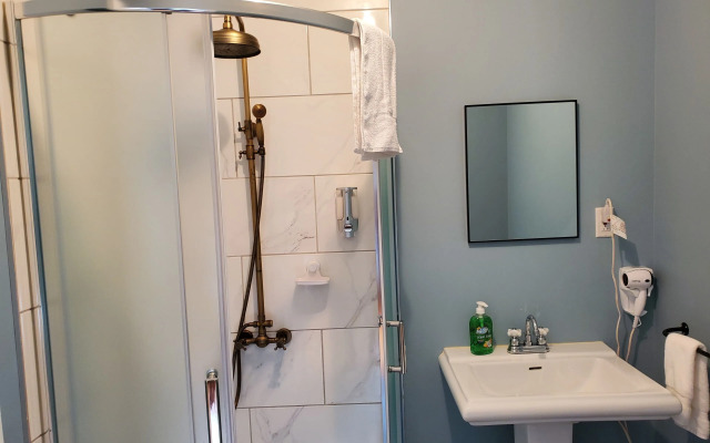 Capharnaüm Gîte - Boutique - Café