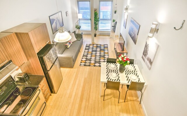 The Main 202 Central Modern Mezzanine Liv MTL