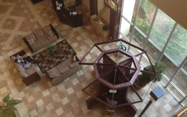 Ramada by Wyndham DFW Airport