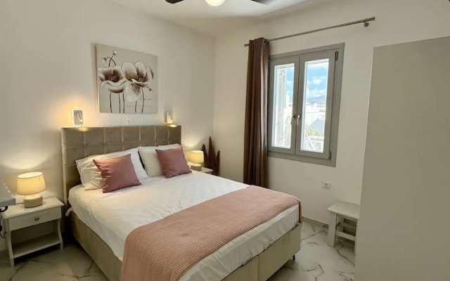 Sunshine Bay Suites