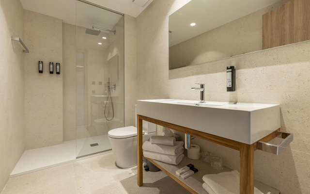 Hotel Astari