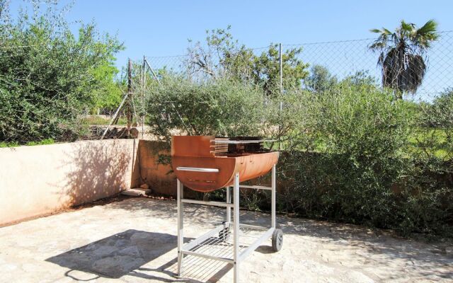 Spacious Cottage Only 6 Minutes From Santa Maria del Camí Centre