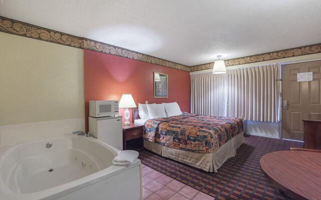 Rodeway Inn On The Parkway