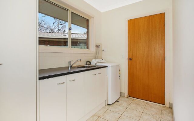 Valley View Townhouse - on the RAIL TRAIL