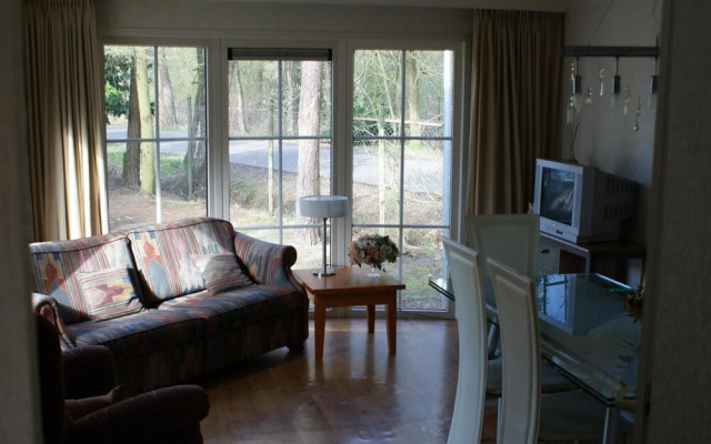 Furnished Chalet Located near Oisterwijkse Vennen