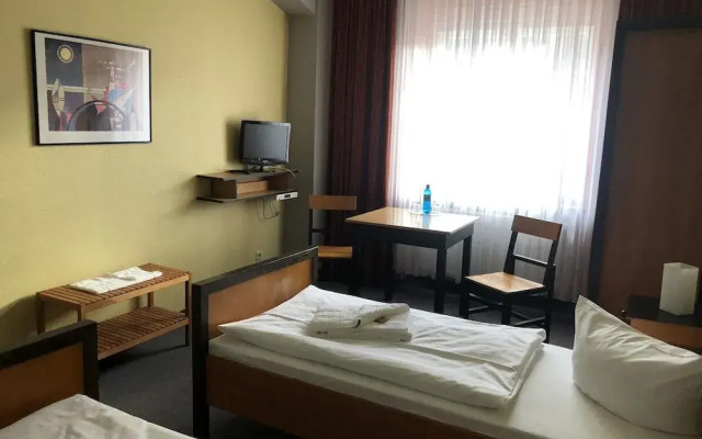 Haus des Volkes - Das Bauhaushotel