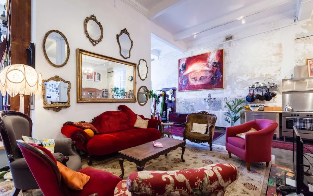 NOLA, 2BDR Windsor Apartment