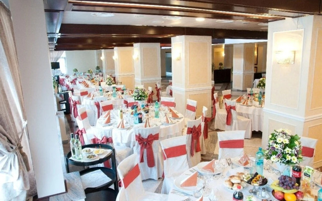 Hotel Rapsodia City Center