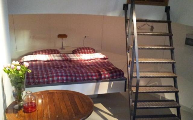 New Houseboat Jordaan Centrum