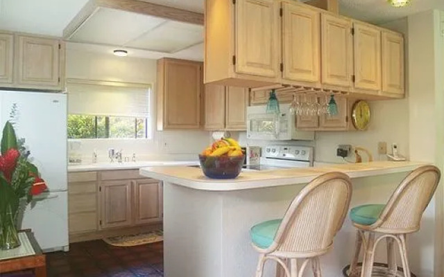 Kamahana 18 by RedAwning