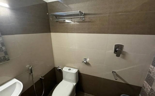 Royal Luxe Business Class Hotel