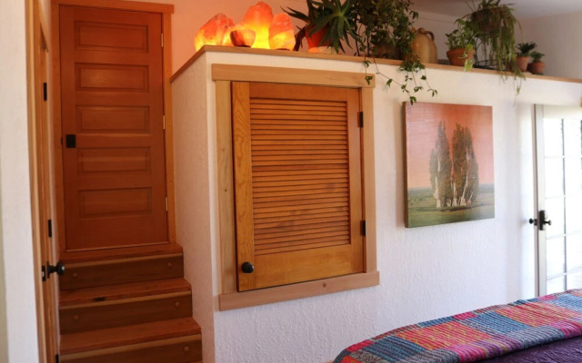 River Stone Inn & Gallery