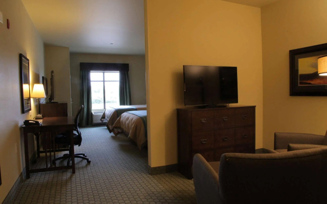 Little Missouri Inn & Suites New Town