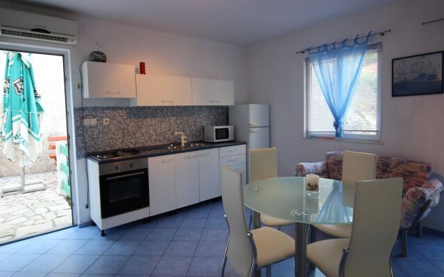 Apartments Roza 1-2