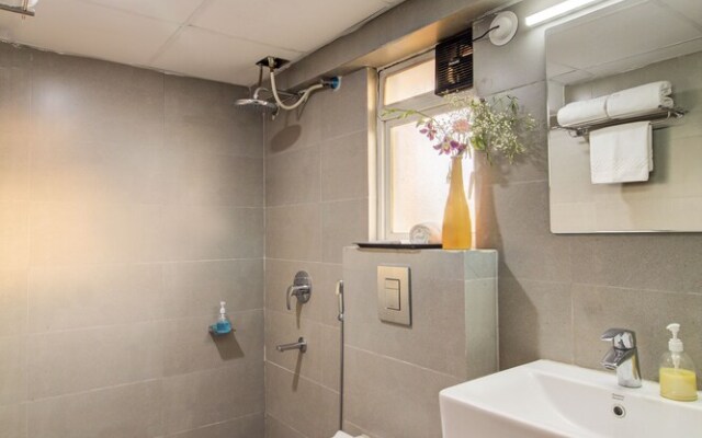 Housemate Hotels