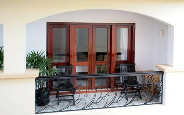 Mom's Guesthouse